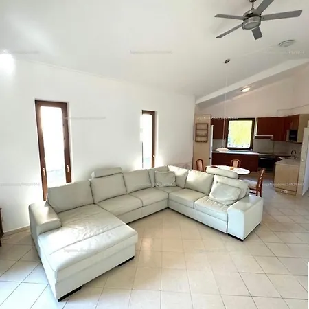 Ket Kiskacsa Tatil Evi *